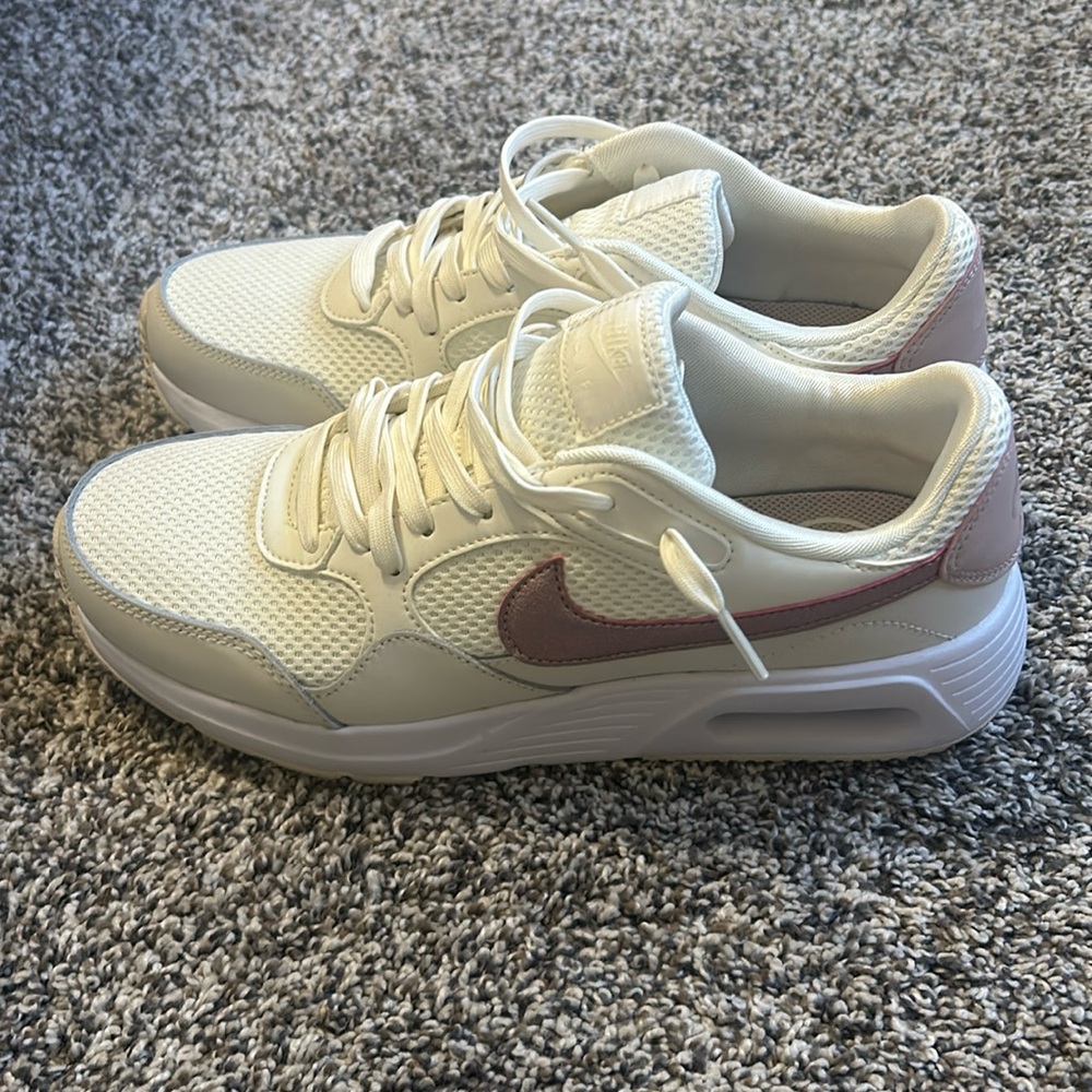 Women’s shoes